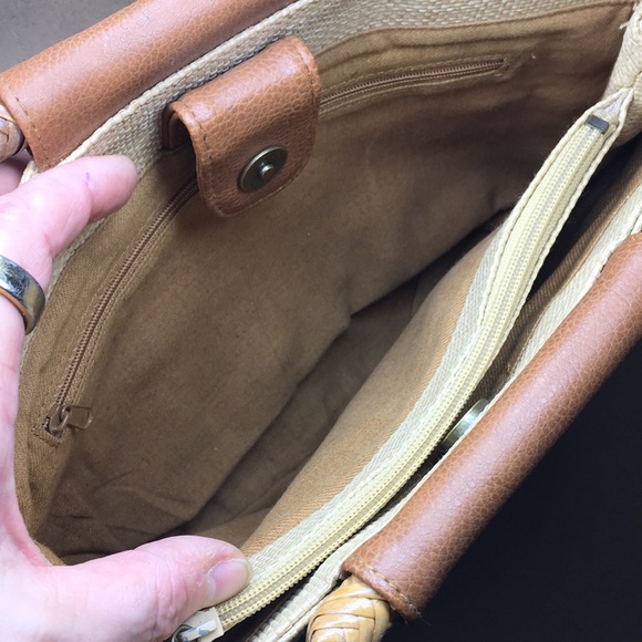 Embroidered Floral Raffia Handbag - Picture 8 of 11